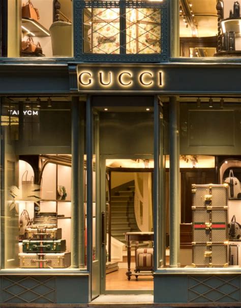 gucci paris locations.